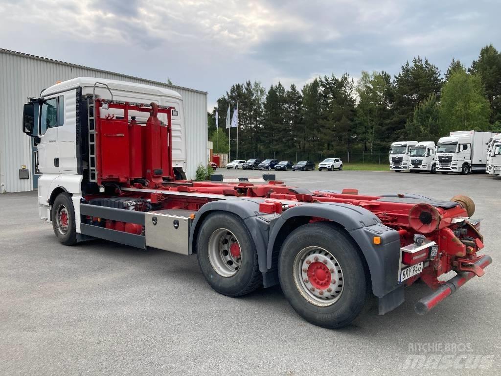 MAN TGX 26.500 6X2 Camion con gancio di sollevamento