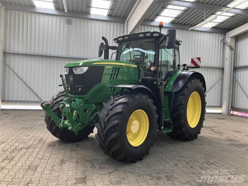 John Deere 6215R Trattori