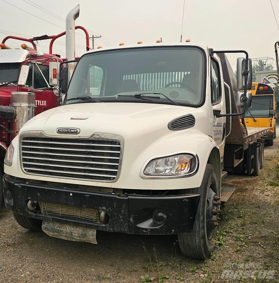 Freightliner M2 Camion con sponde ribaltabili