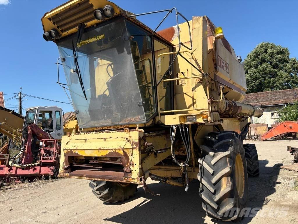 New Holland TF 44 Mietitrebbiatrici