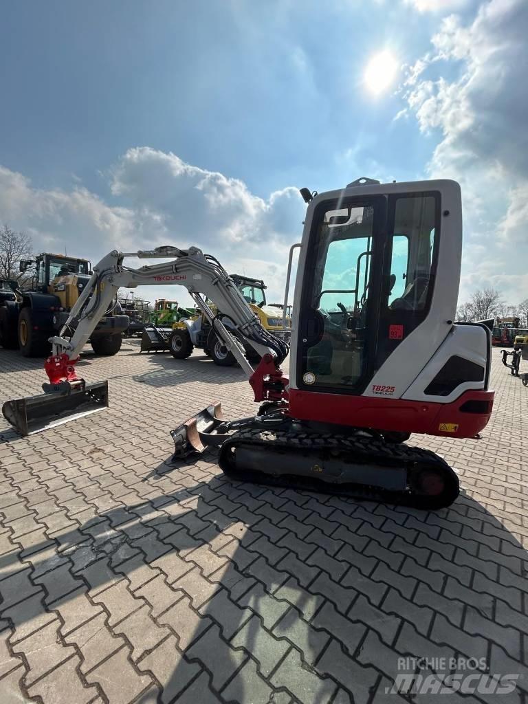 Takeuchi TB 225 Miniescavatori