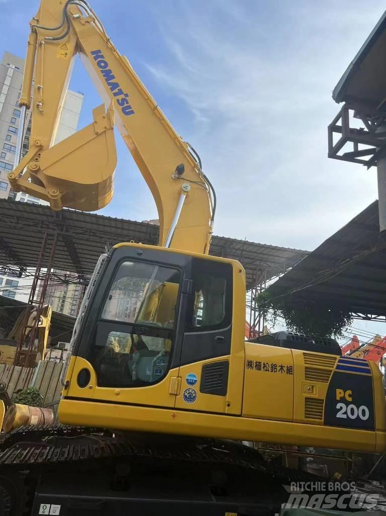 Komatsu PC 200 Escavatori medi 7t - 12t