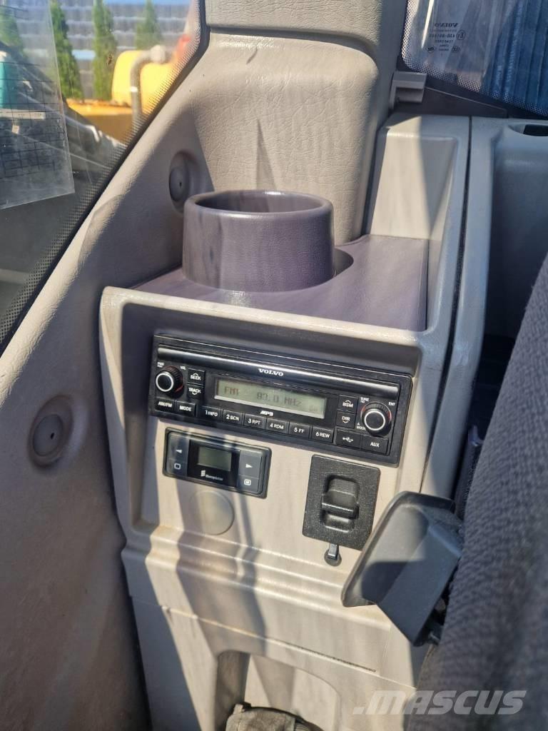 Volvo EW 210 D Movimentazione rifiuti