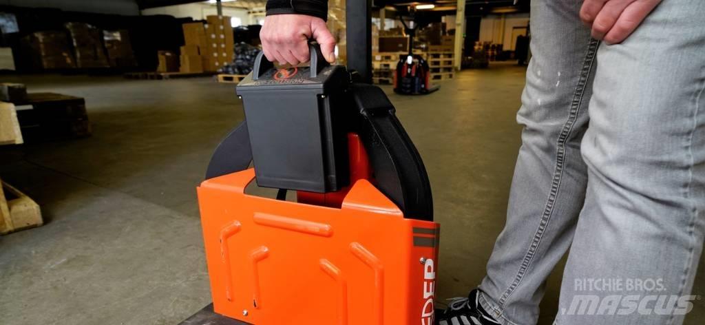 EP EPT12-EZ Transpallet elettrici a timone
