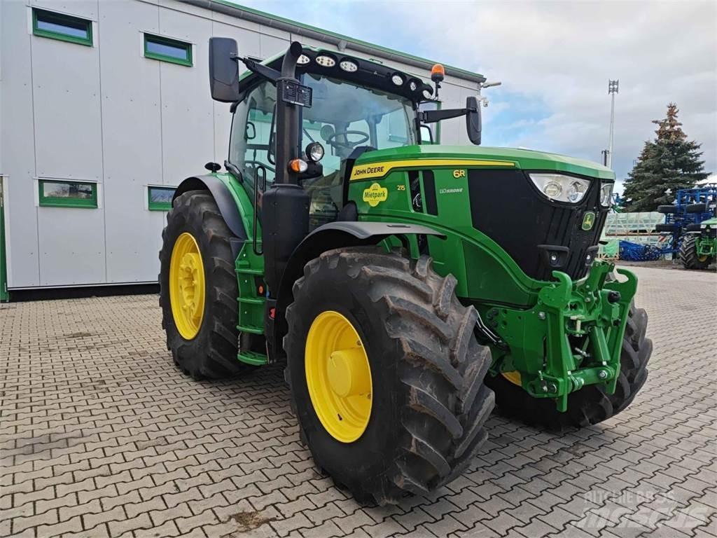 John Deere 6R 215 Trattori