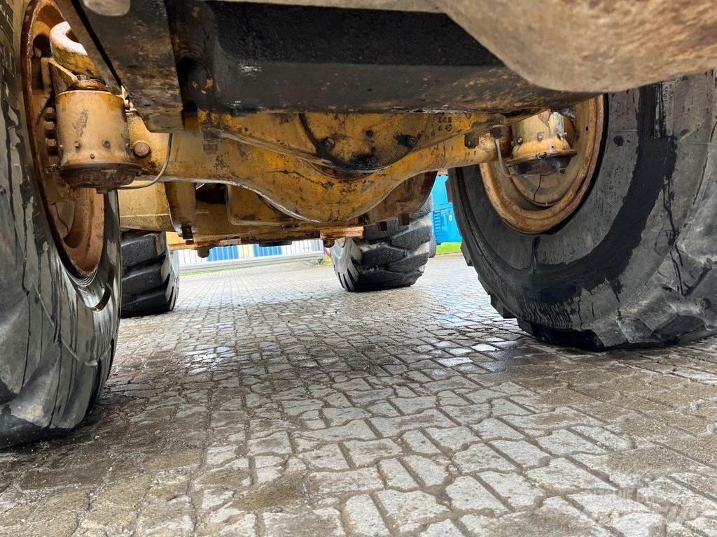 CAT 980B NVT Pale gommate