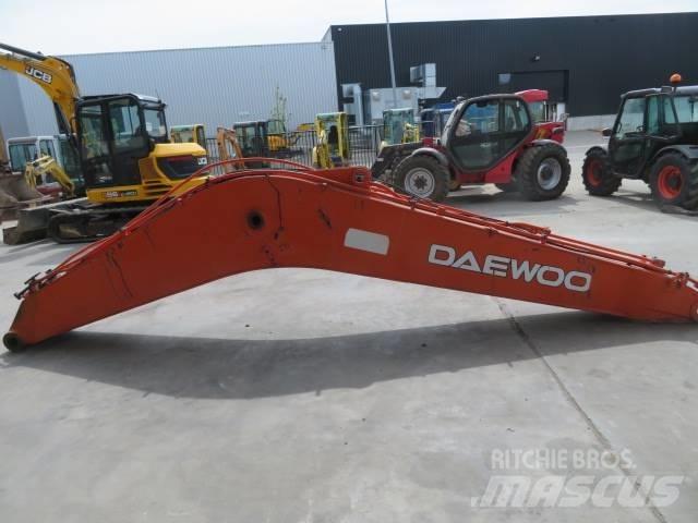 Daewoo DX 225 LC Telaio e sospensioni
