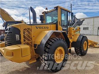 Volvo L 120 F Pale gommate