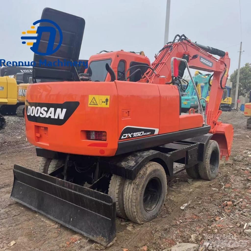 Doosan DX150W-7 Escavatori gommati