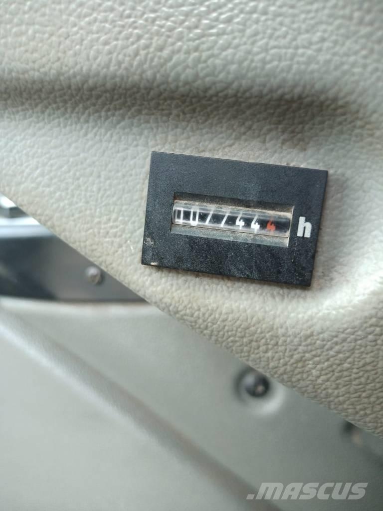 Liebherr A 924 Escavatori gommati
