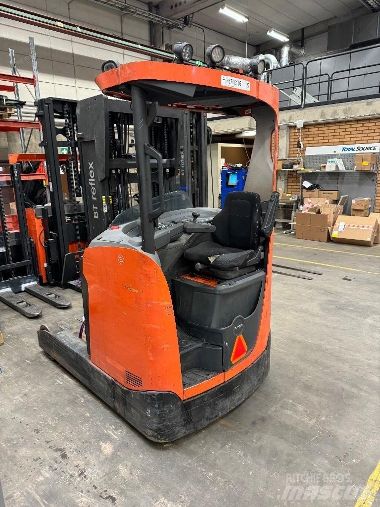Toyota RRE200H Carrello retrattile