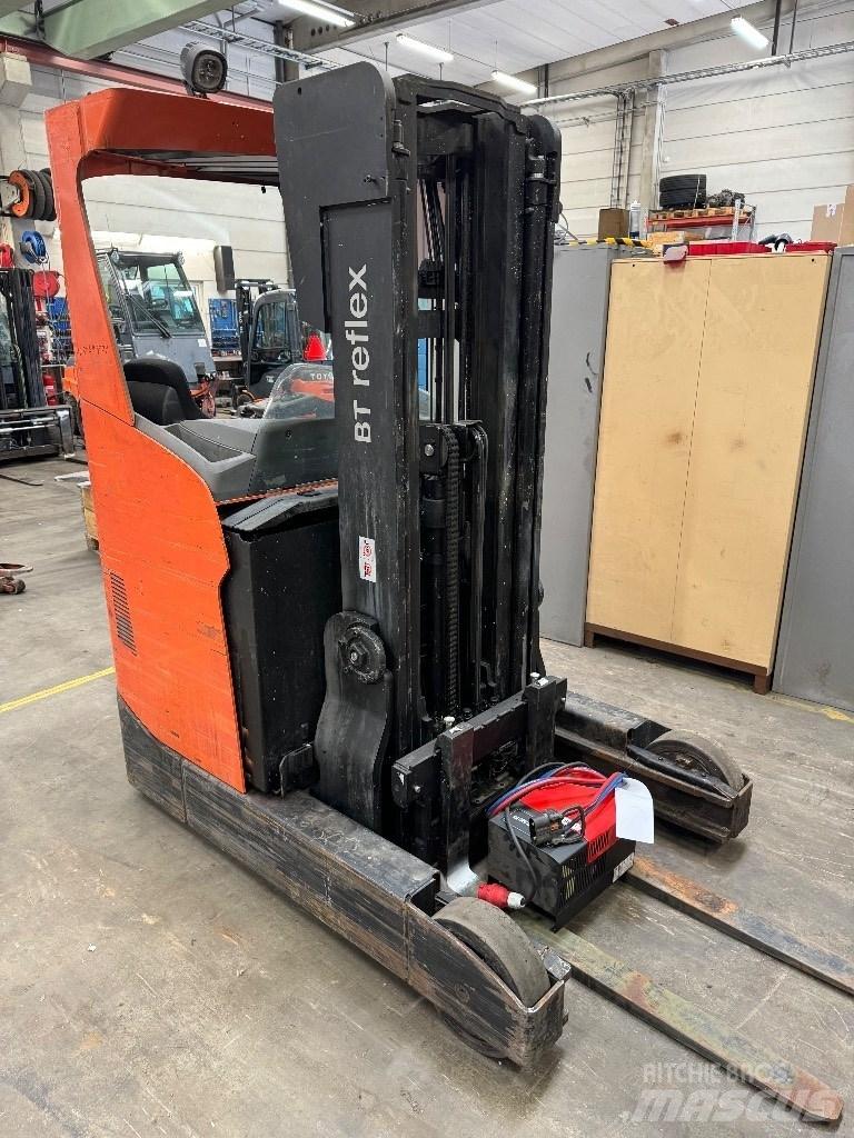 Toyota RRE200H Carrello retrattile