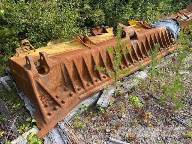 Komatsu D 155 AX Lame