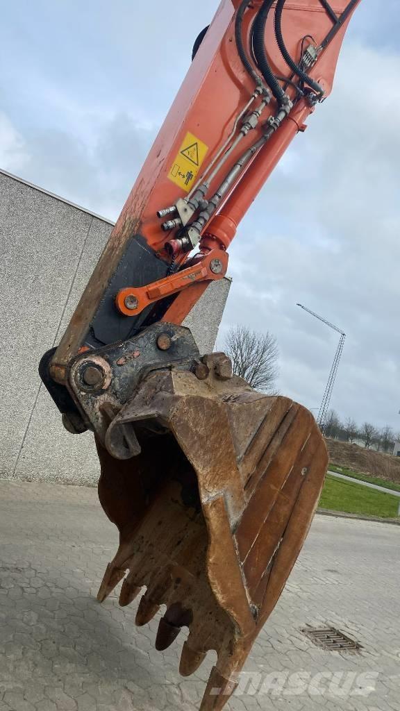 Hitachi ZX 300 LC-6 Escavatori cingolati