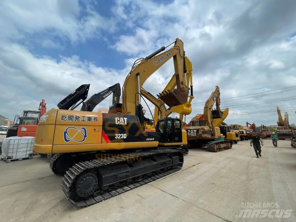 CAT 323 D Escavatori cingolati