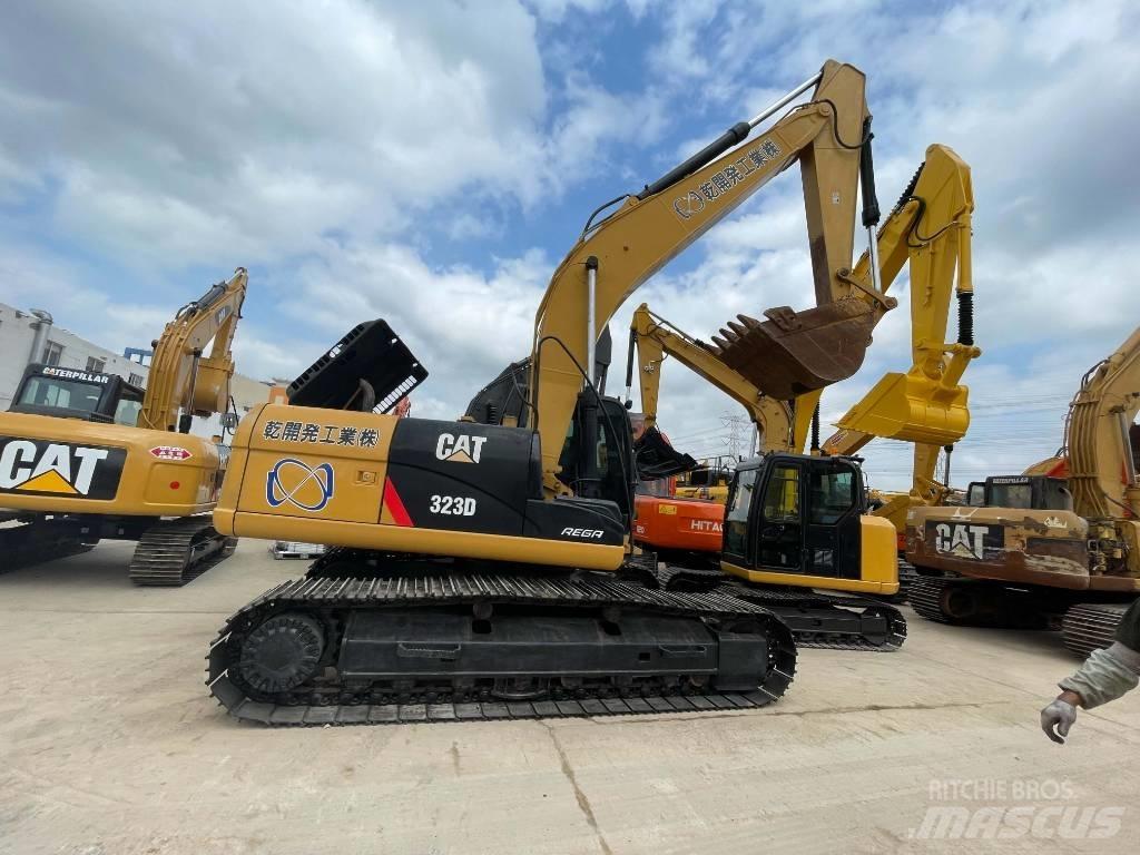 CAT 323 D Escavatori cingolati