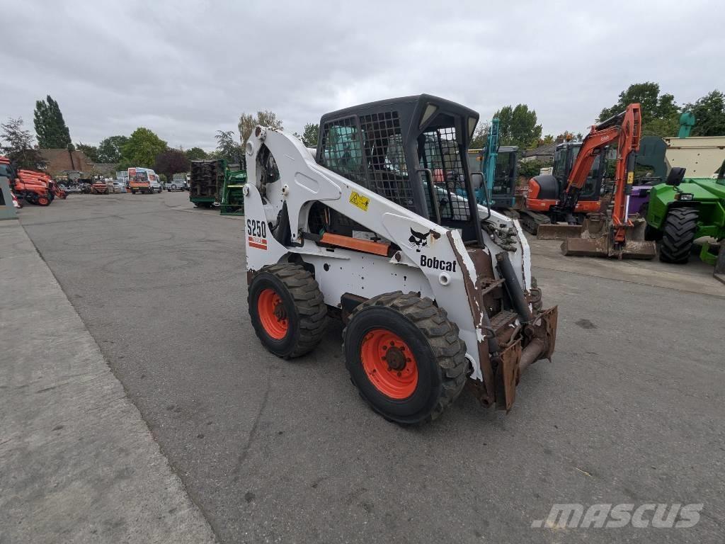 Bobcat S 250 Mini Pale Gommate