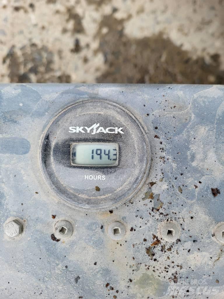 SkyJack 32/19 Piattaforme a pantografo