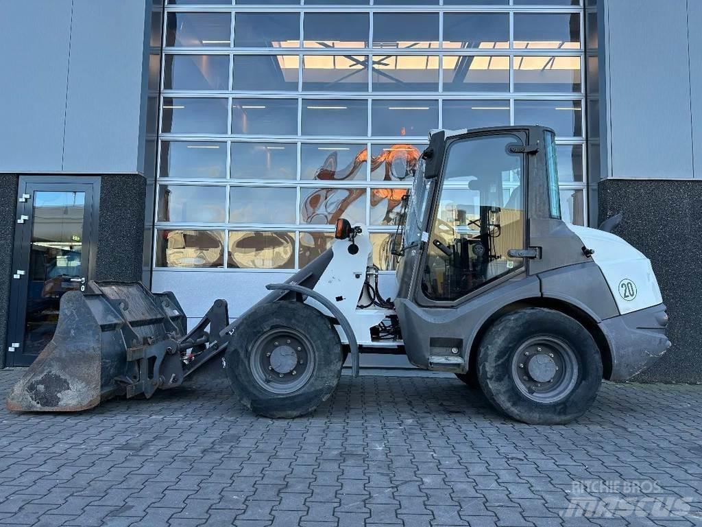 Hitachi ZW75 Pale gommate