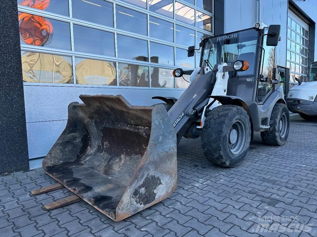Hitachi ZW75 Pale gommate