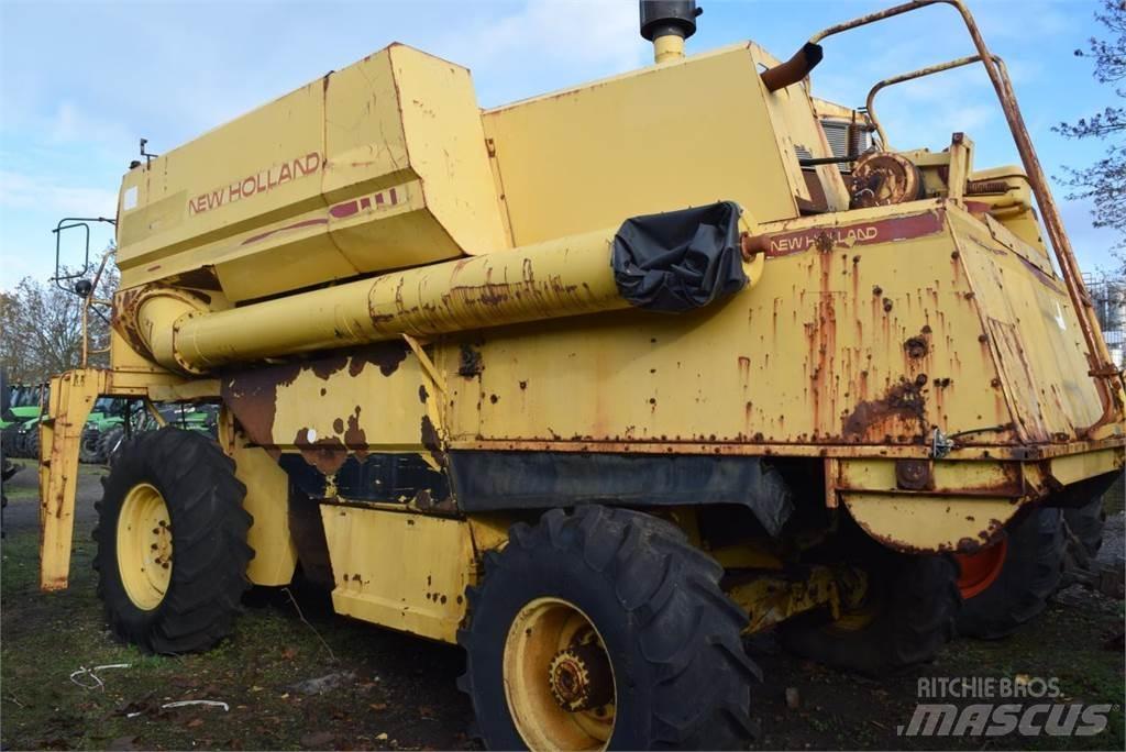New Holland TF 44 Mietitrebbiatrici
