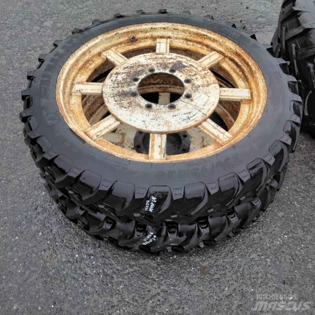 BKT 9.5R36 Pneumatici, ruote e cerchioni