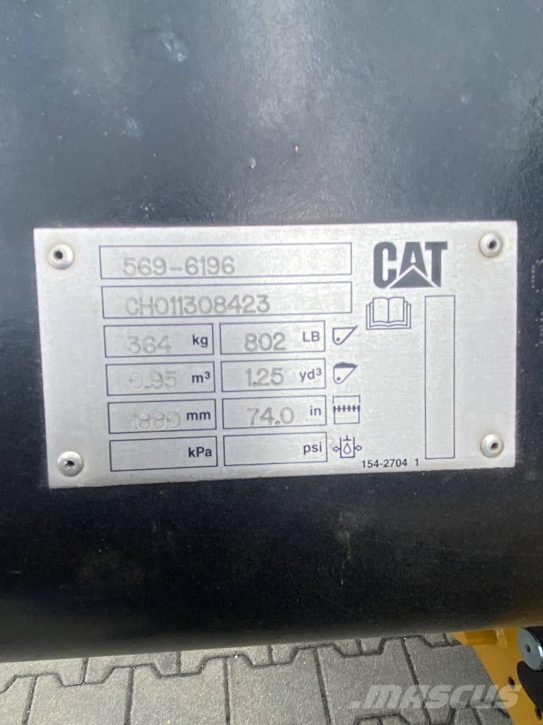 CAT 906 Pale gommate