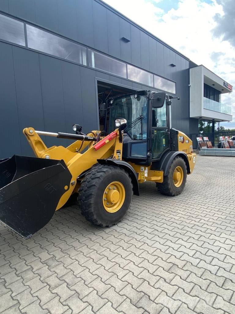 CAT 906 Pale gommate