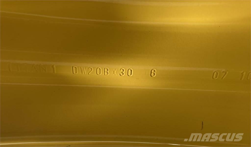 John Deere 20x30 Pneumatici, ruote e cerchioni