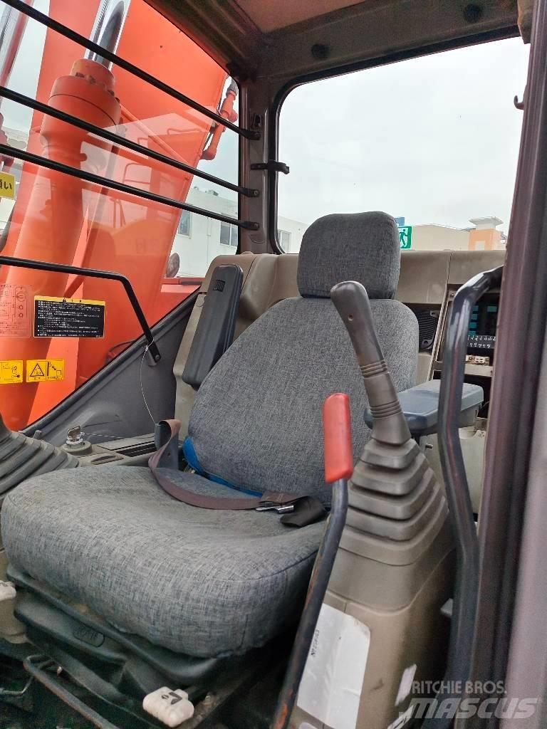 Hitachi ZX 135 US Escavatori cingolati