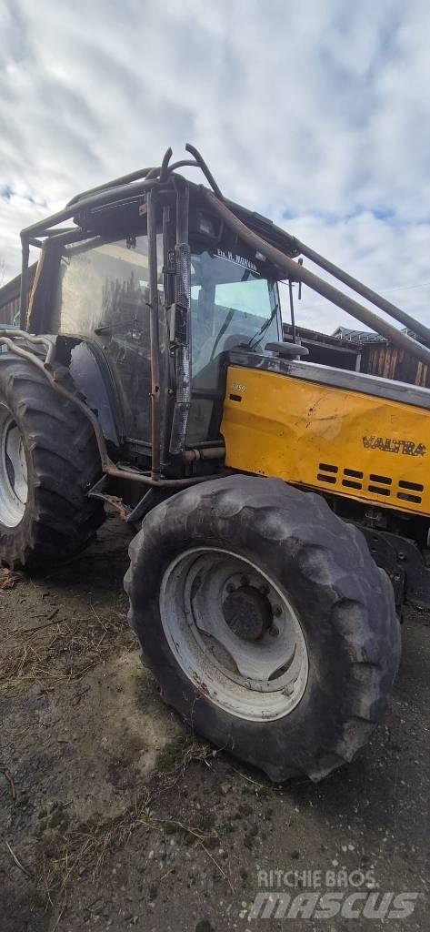 Valtra 6850 Trattori