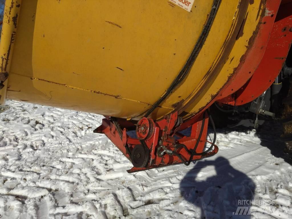 Tomahawk 5050 Trinciatrici, tagliatrici e srotolatrici per balle
