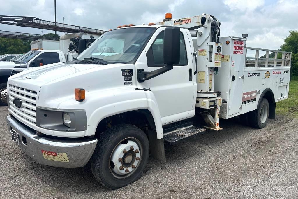 Chevrolet C5500 Gru cingolate