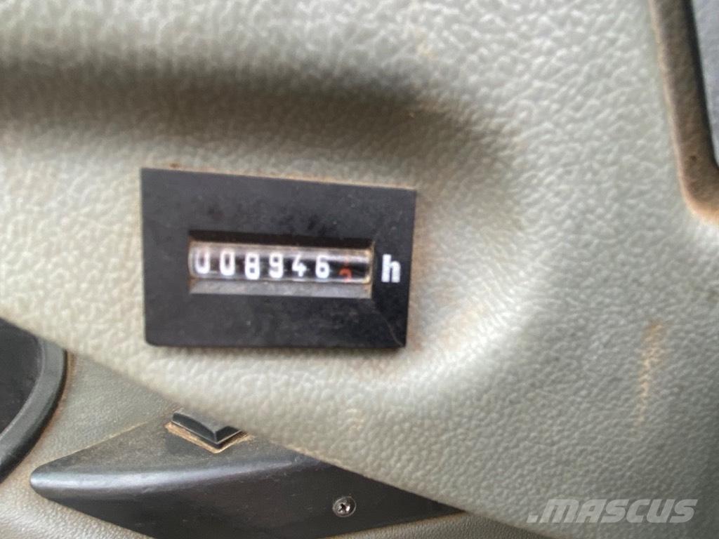 Liebherr R 922 Escavatori cingolati