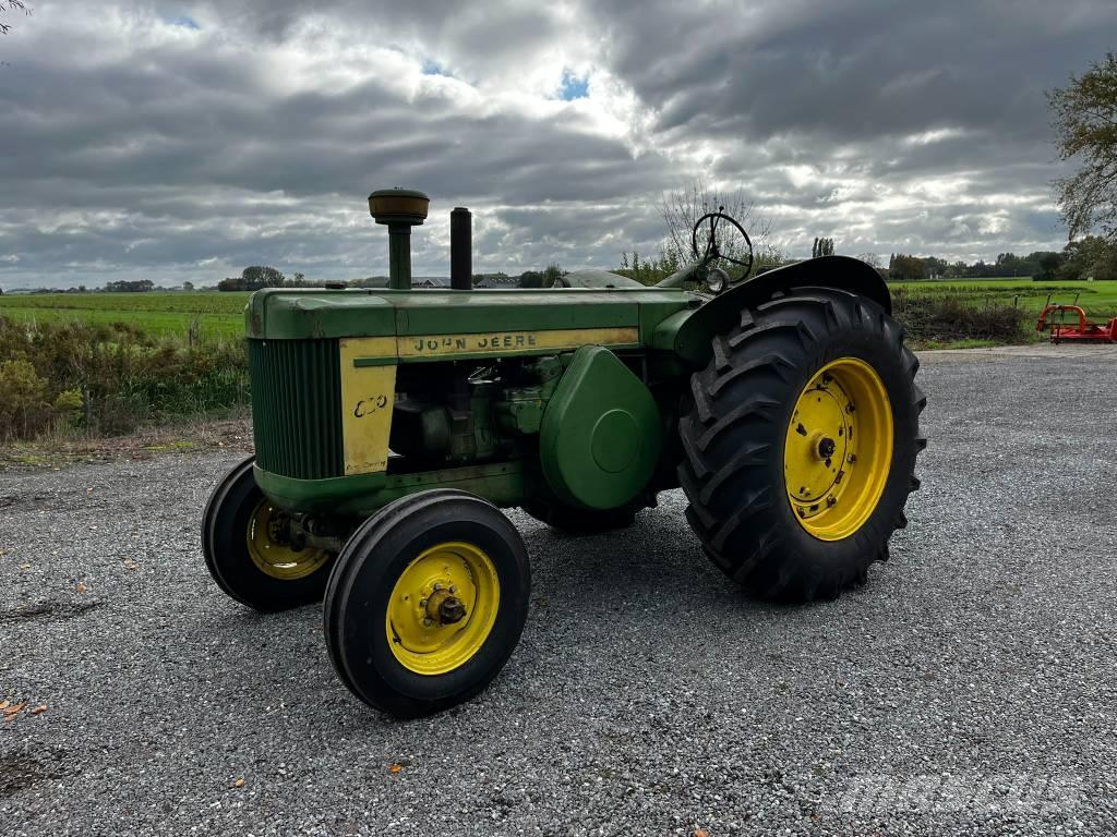 John Deere 820 Trattori