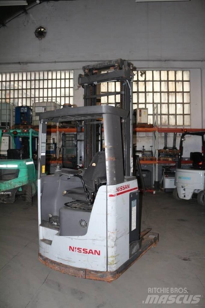 Nissan UNS 160 Carrello retrattile
