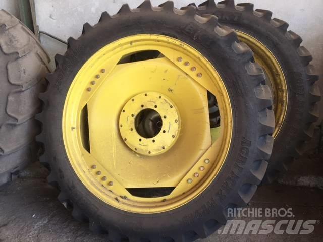 John Deere 6820 Pneumatici, ruote e cerchioni