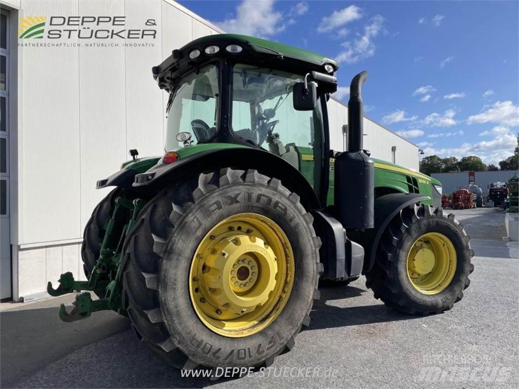 John Deere 8335R Trattori