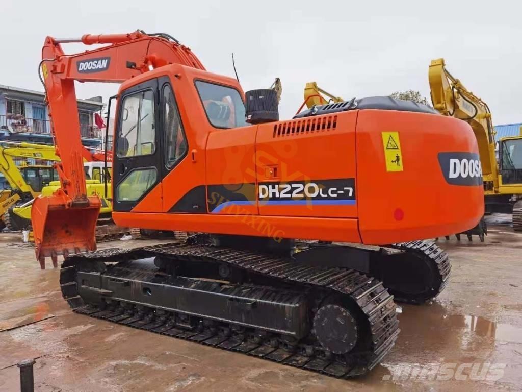 Doosan DX 225 LCA Escavatori cingolati