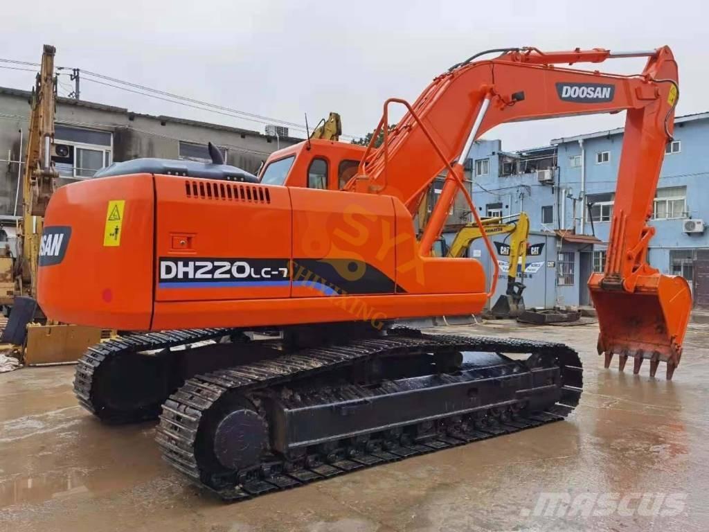 Doosan DX 225 LCA Escavatori cingolati