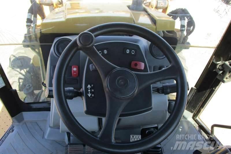 CAT 428F Terne