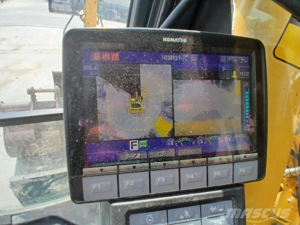 Komatsu PW 148-11 Escavatori gommati