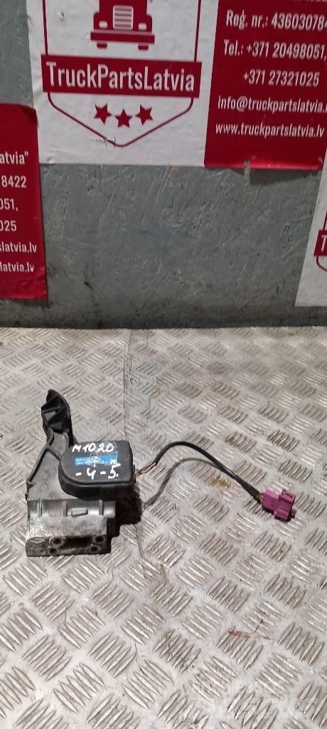 MAN TGA   81259706100 Cabine e interni