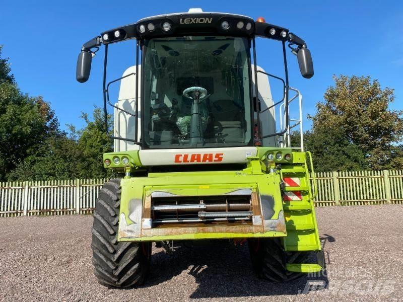 CLAAS LEXION 740 Mietitrebbiatrici