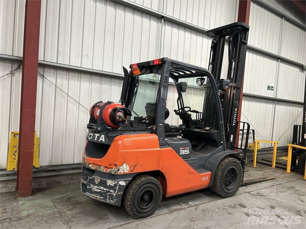 Toyota 02-8FGJF35 Carrelli elevatori GPL