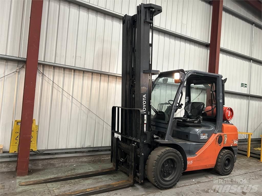 Toyota 02-8FGJF35 Carrelli elevatori GPL