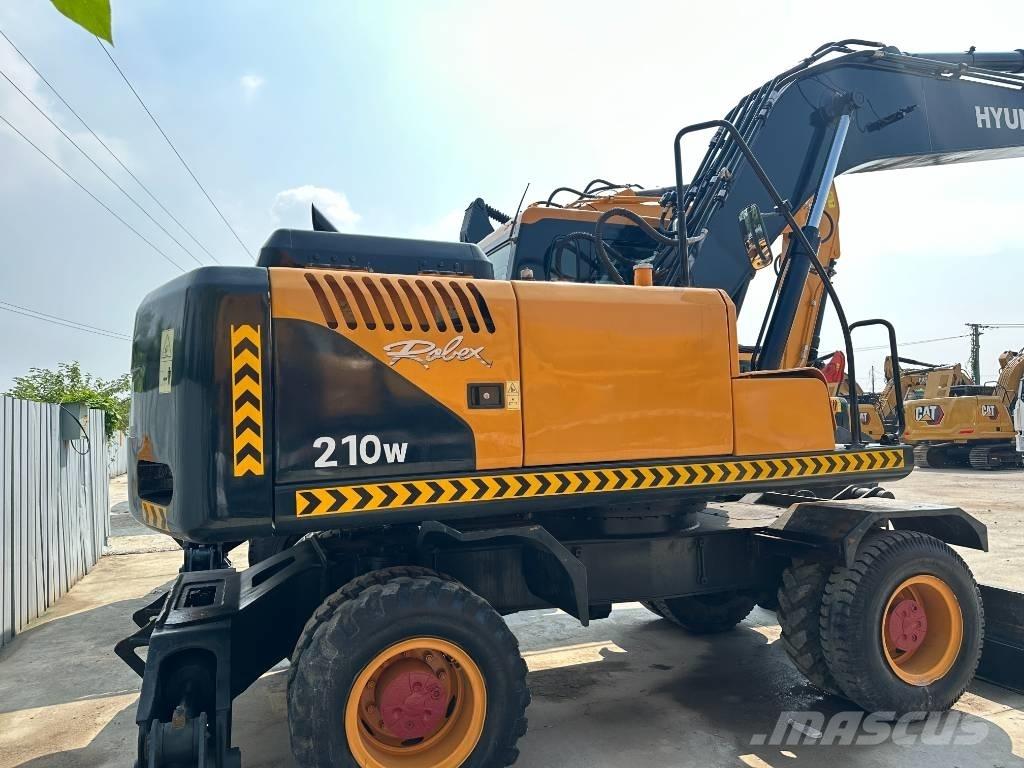 Hyundai 210W-9 Escavatori gommati
