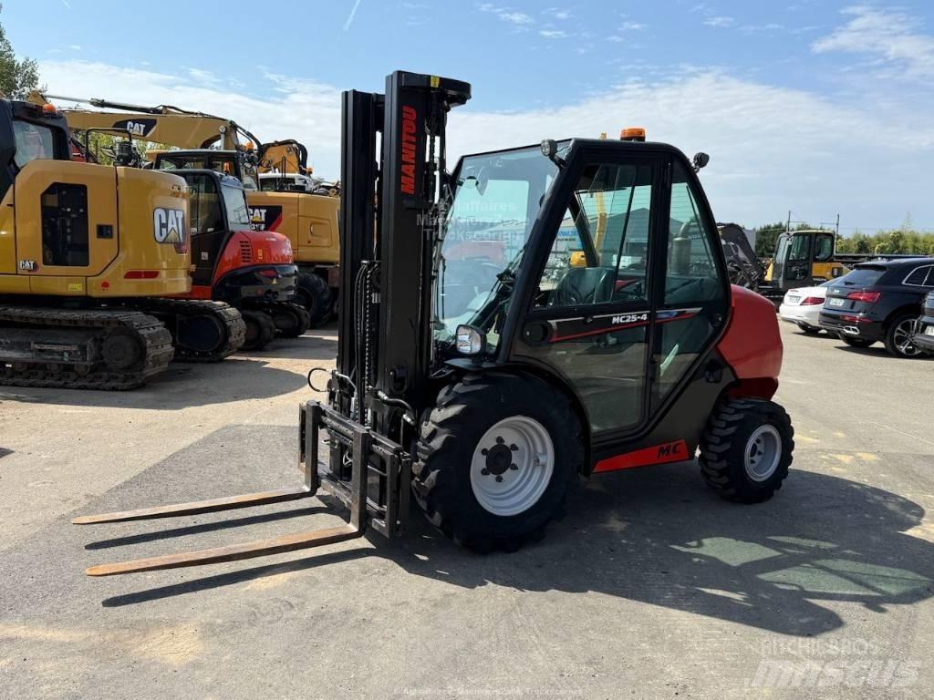 Manitou MC 25 Elevatore per esterni