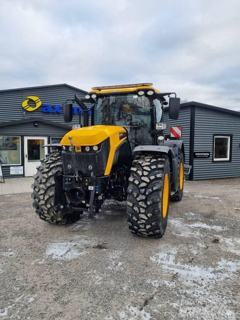 JCB Fastrac 4220 Trattori