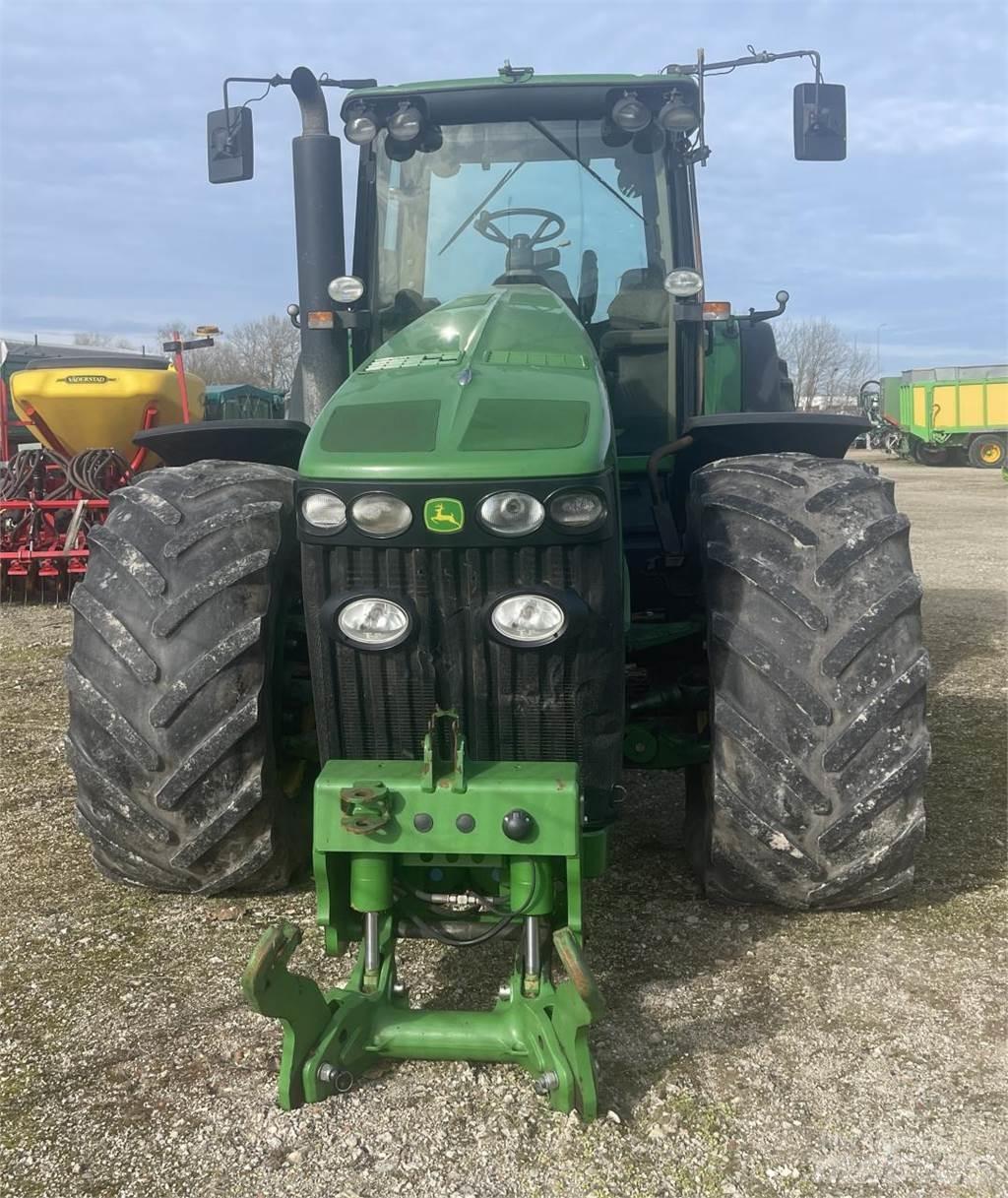 John Deere 8330 Trattori